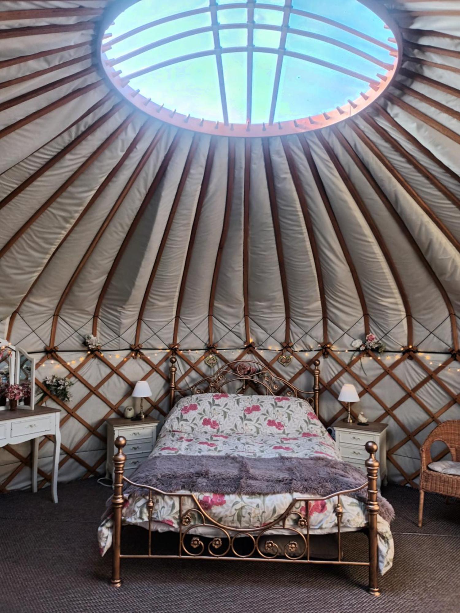 Gingerbread Cottage Yurts Dereham Kültér fotó