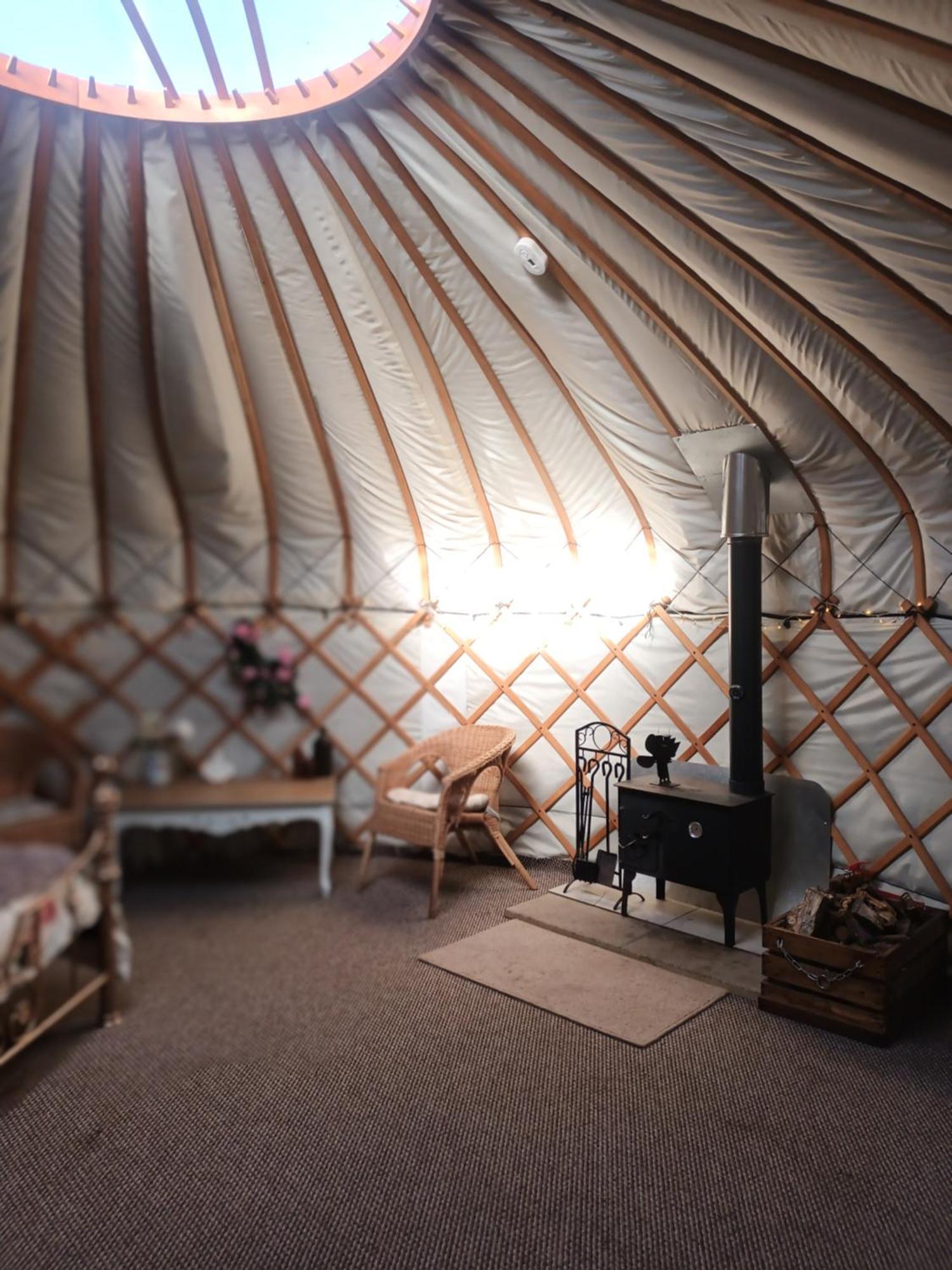 Gingerbread Cottage Yurts Dereham Kültér fotó